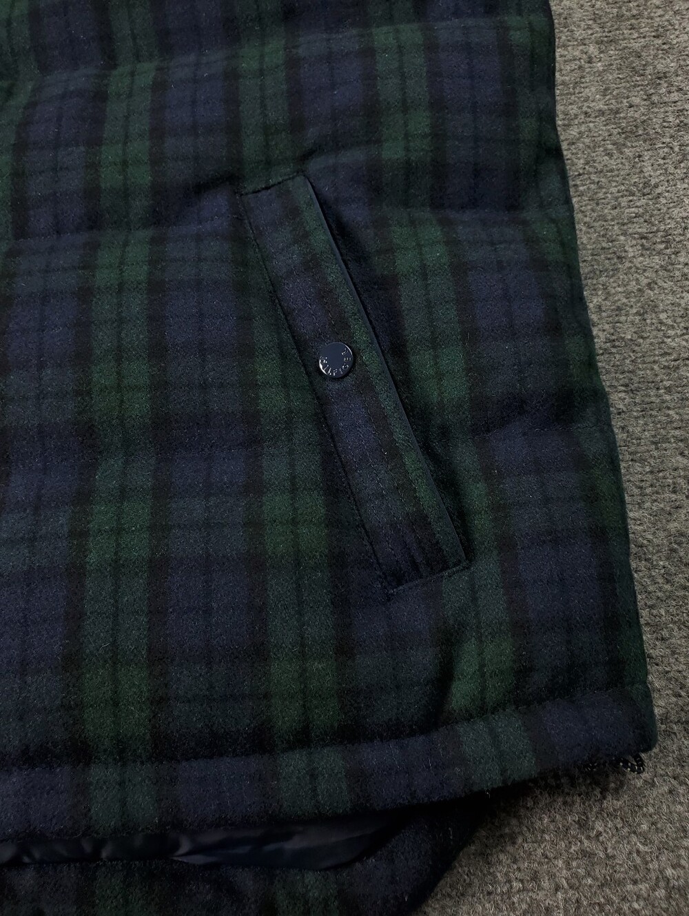 Tommy Hilfiger Wool Goose Down Puffer Vest XL Black Watch Tartan Navy Blue Green - Picture 8 of 13